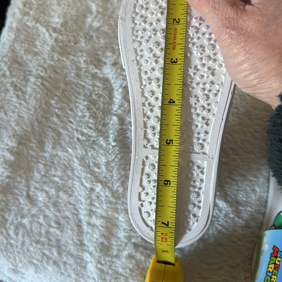 Children’s unisex Super Mario Brothers high top sneakers,Size 11, NWT - Picture 8 of 9